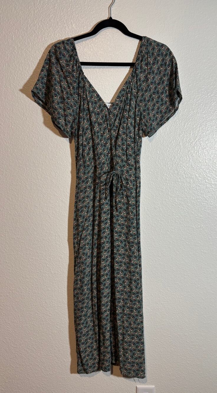 Luxology Size M Flutter Sleeve Elasticized V-Neck Green Ditsy Floral Maxi Dress